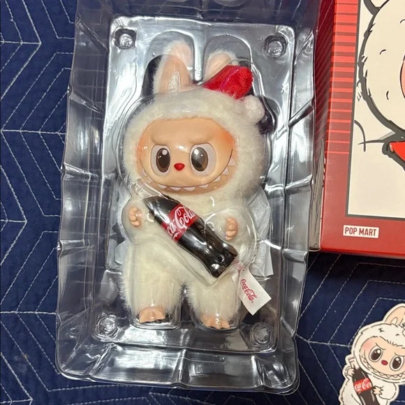 POP MART Coca Cola The Monsters Vinyl plush pendant - Picture 4 of 8